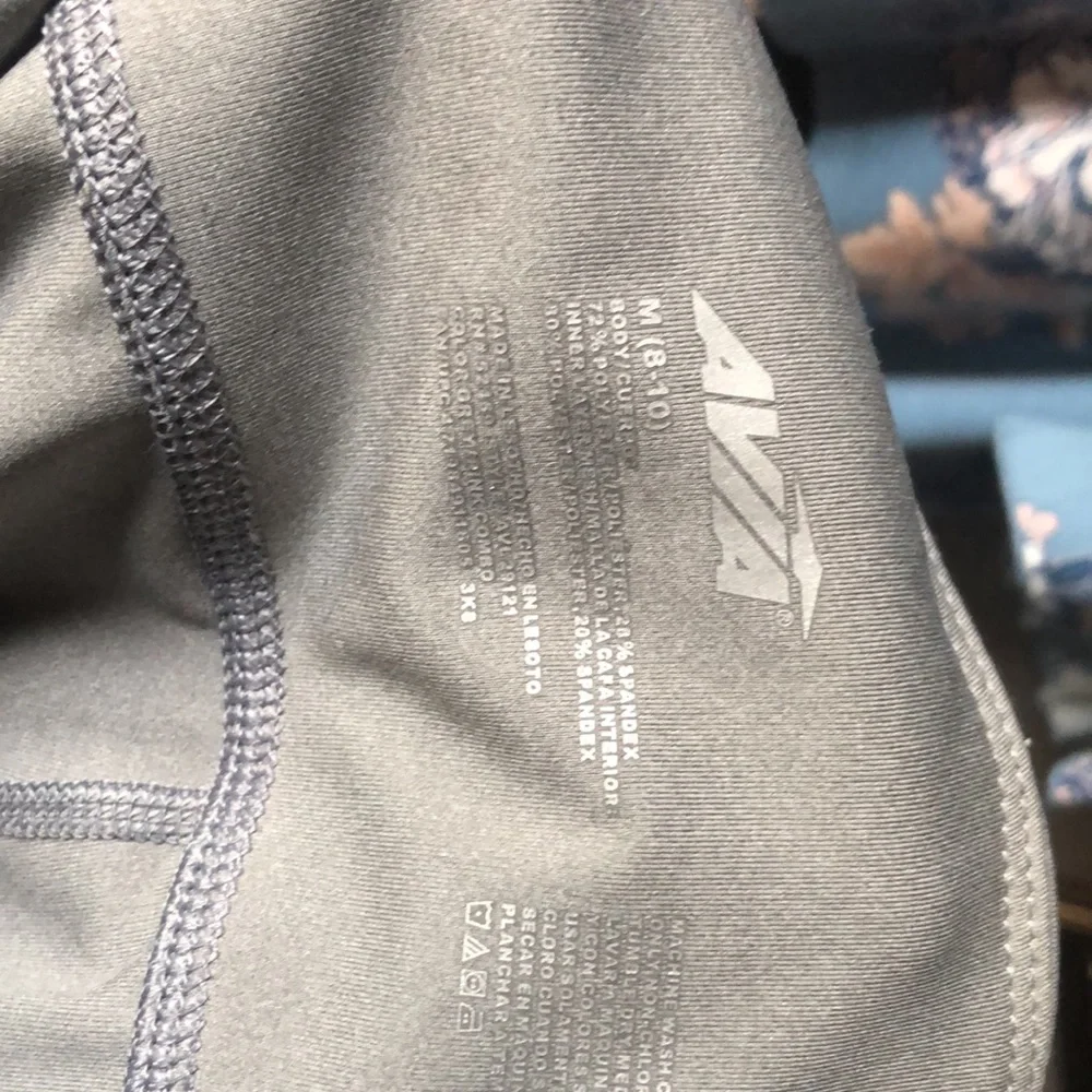 SOLD Avia yoga pants size M (8-10) - Picture 7 of 10